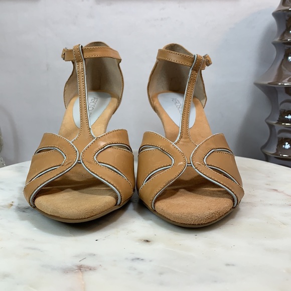 AEROSOLES TAN & LIGHT GRAY HEELS - SZ 6 B - Picture 11 of 14